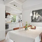 Seraphina - 2km From The Sea By Interhome